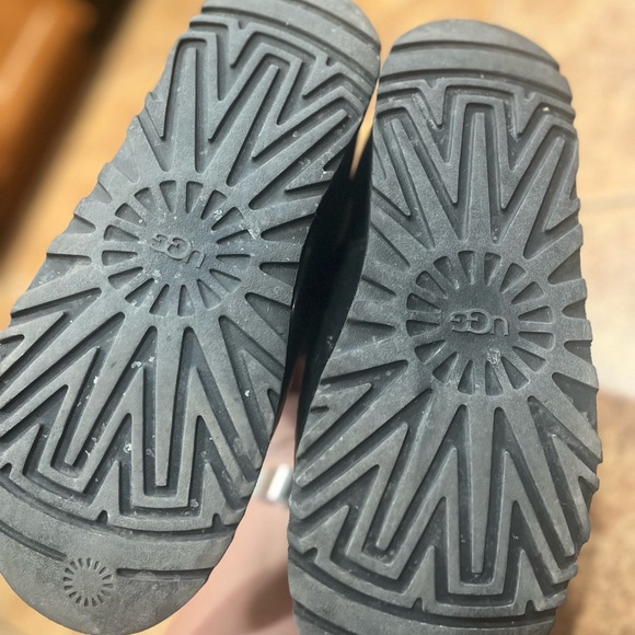 Black Clear UGG boots - Picture 5 of 5